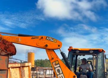 Início as obras da passarela, na ponte, que liga o Proinfância ao bairro Jefferson de Oliveira