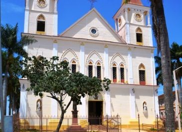 Paisagismo da Praça Dom Ferrão está em andamento e vai renovar o coração da cidade